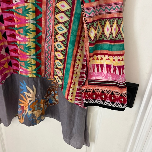 JOHNNY WAS Colorful Mixed Media Roll Tab Sleeve Lightweight Tunic Top Sz S - Picture 4 of 9